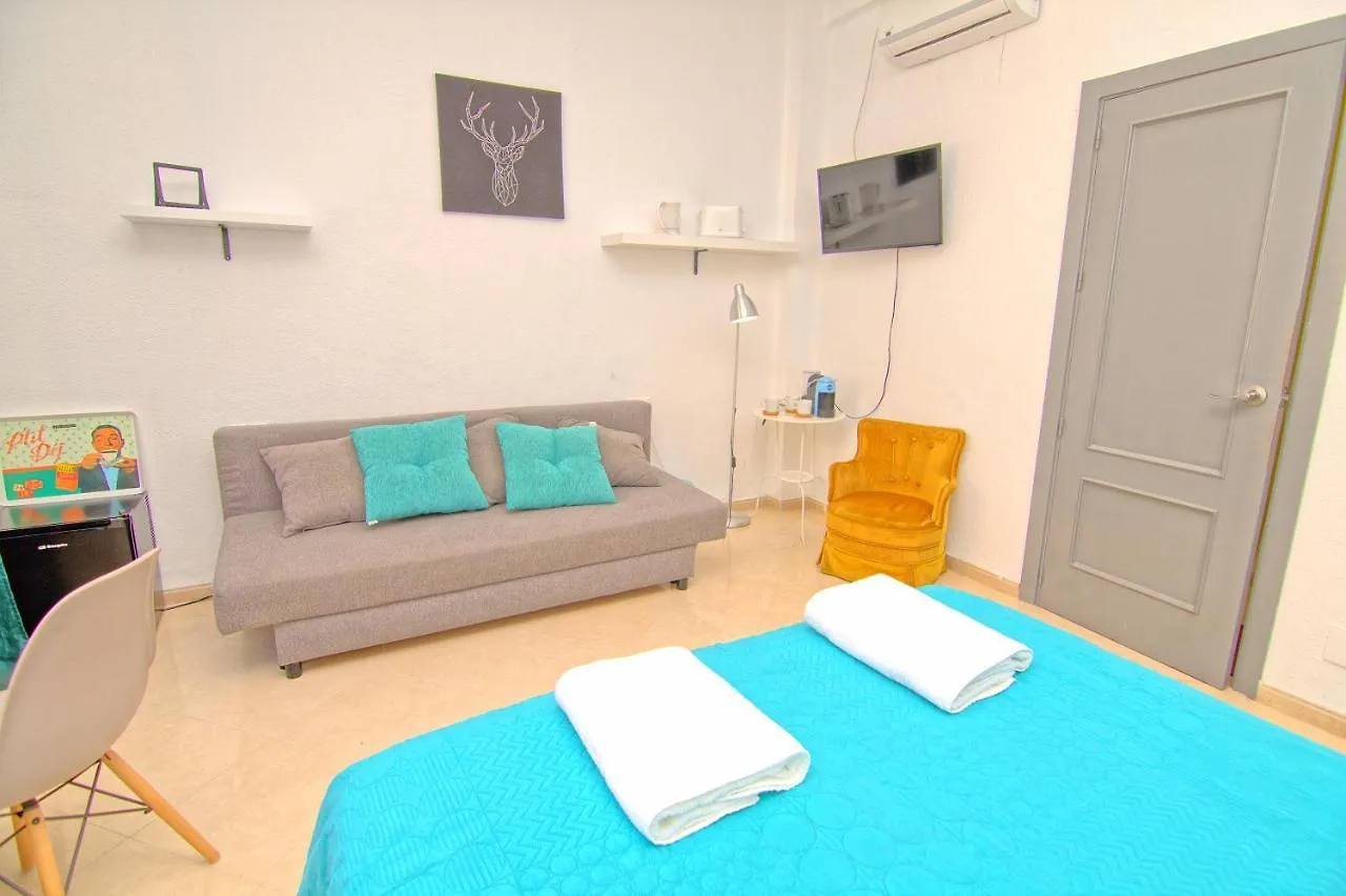 Low Cost Room Mercado Malaga Homestay