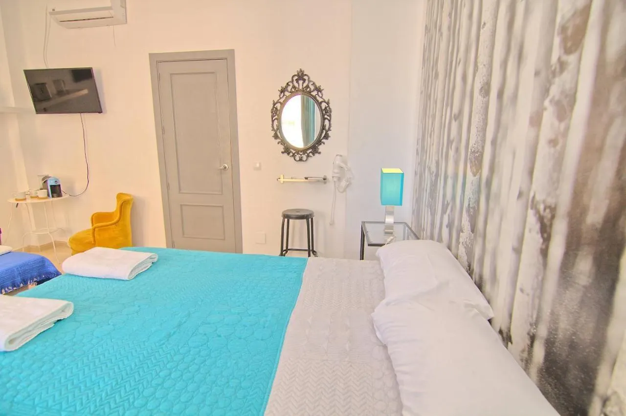 Low Cost Room Mercado Malaga Homestay
