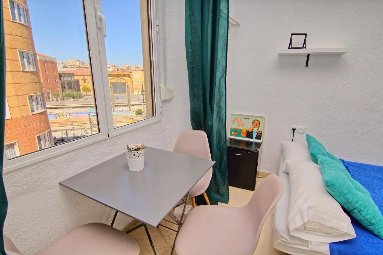 Low Cost Room Mercado Málaga 0*,