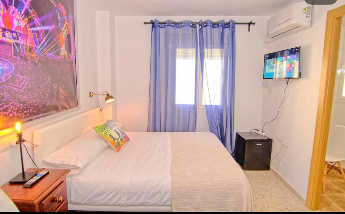 Low Cost Room Mercado Málaga 0*,  Spagna